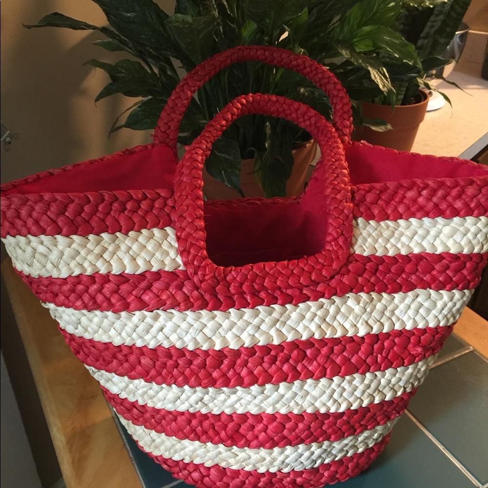 Talbots red and cream straw bag.